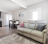 Fully Furnished & Equipped Luxurious 2 Bedroom Guest Suite-15 mins from Airport