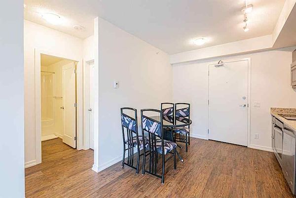 Calgary 2 bedrooms Condo Unit for rent. Property photo: 496322-3