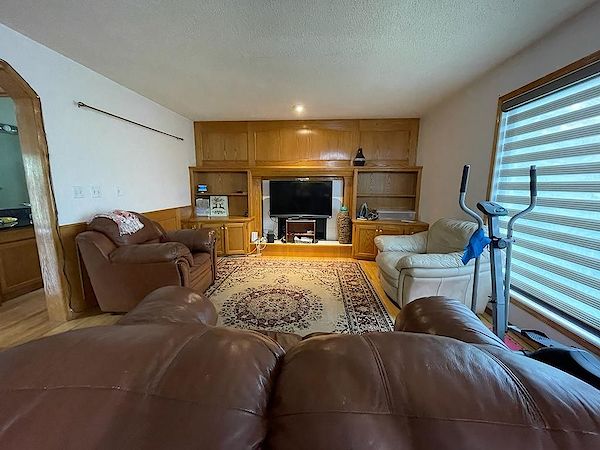 Calgary 4 bedrooms House for rent. Property photo: 496330-2