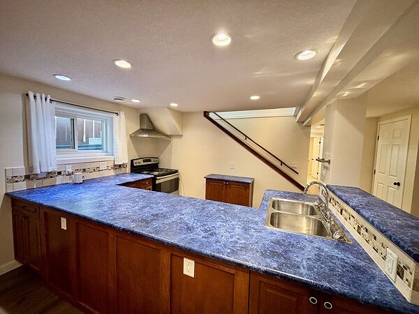 Calgary 2 bedrooms Basement for rent. Property photo: 496763-3