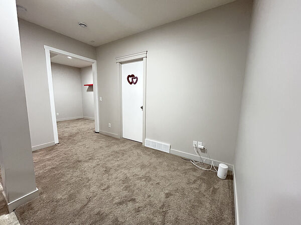 Calgary 2 bedrooms Basement for rent. Property photo: 497225-2