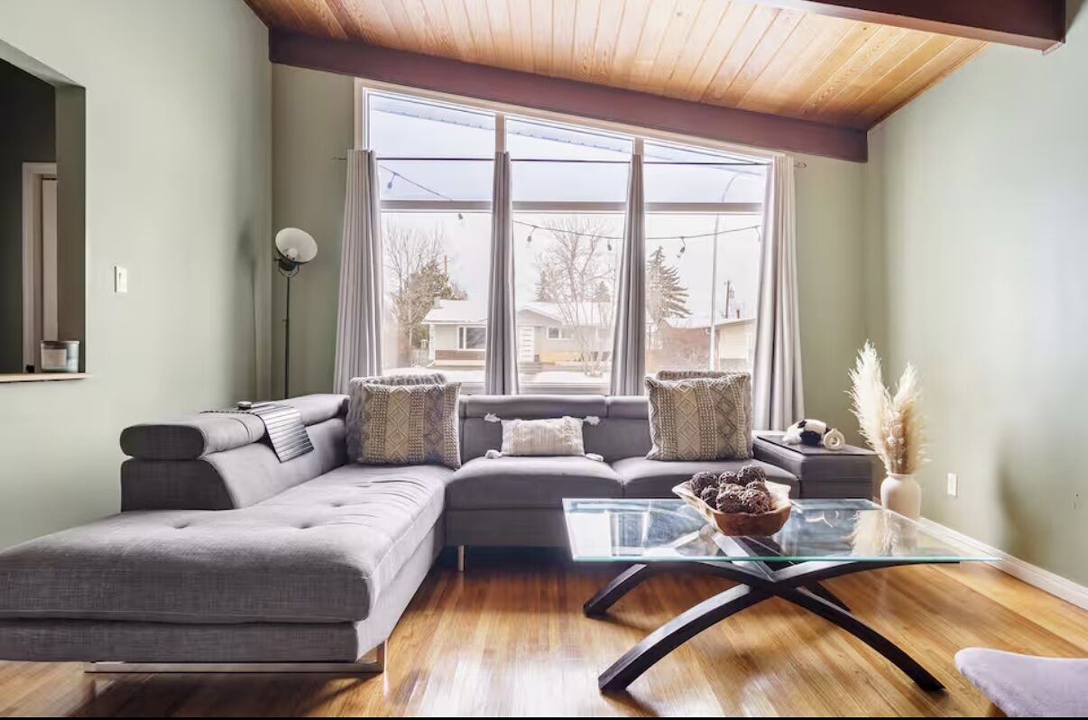 Calgary 3 bedrooms Main Floor for rent. Property photo: 497297-1