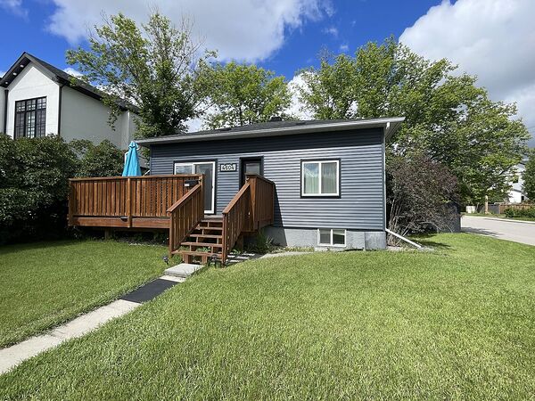Calgary 3 + Den bedrooms House for rent. Property photo: 497448-2
