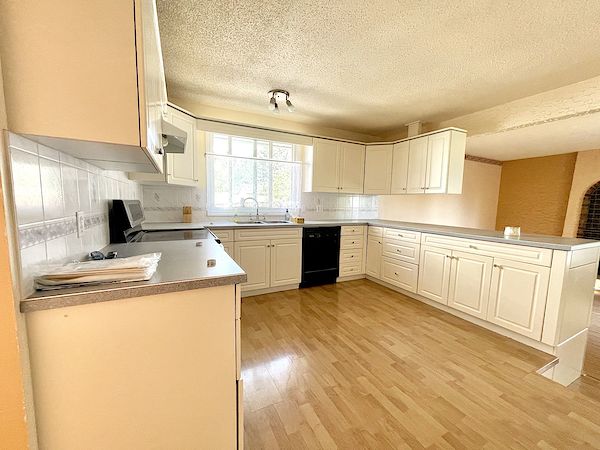 Calgary 3 bedrooms House for rent. Property photo: 497967-2