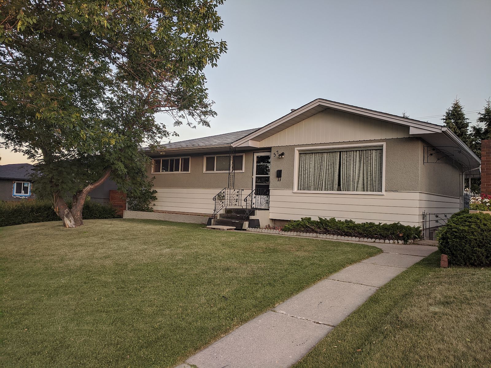 Calgary 3 + Den bedrooms House for rent. Property photo: 49822-1