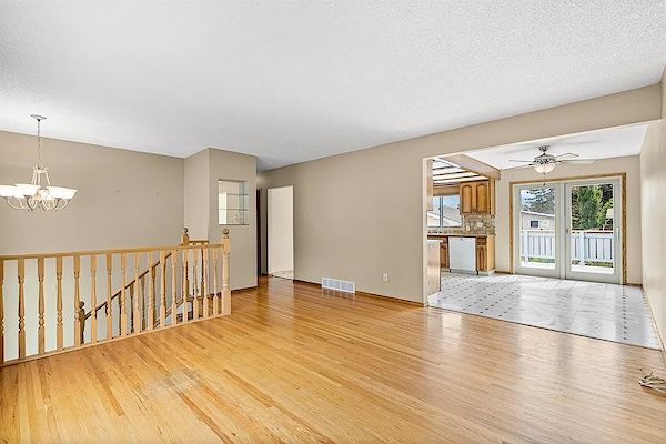 Calgary 4 bedrooms House for rent. Property photo: 498323-3