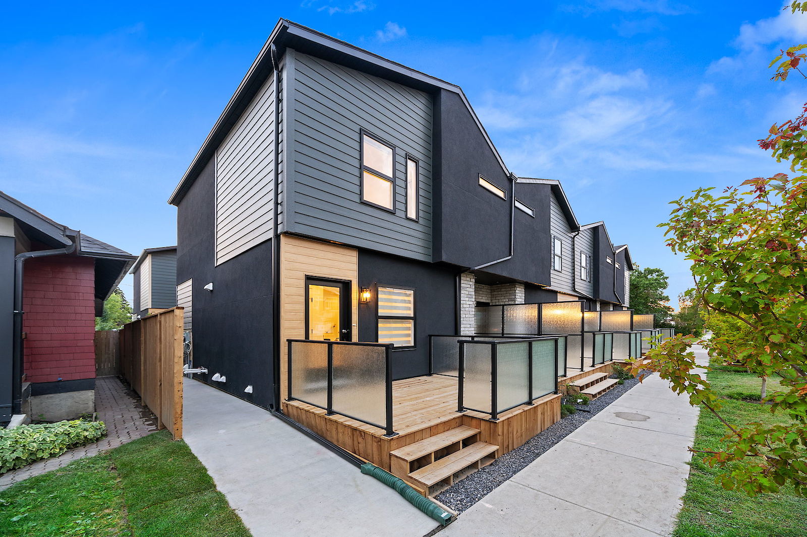 Calgary 3 bedrooms Townhouse for rent. Property photo: 498350-1