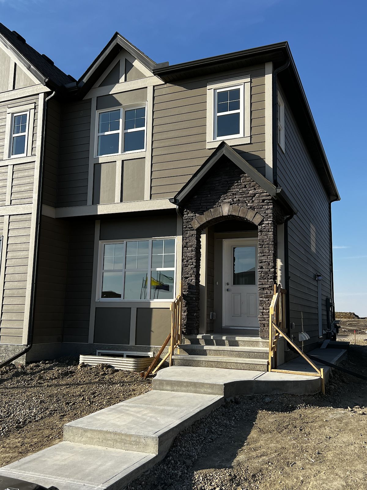 Calgary 3 bedrooms Main Floor for rent. Property photo: 498744-1