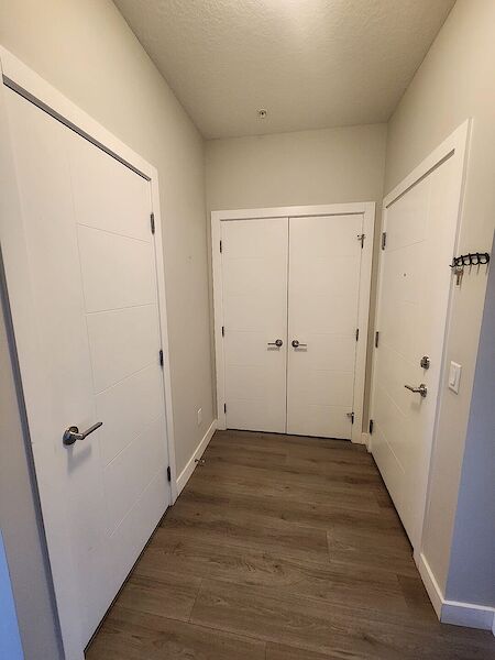 Calgary 2 + Den bedrooms Condo Unit for rent. Property photo: 499947-2