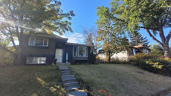 Calgary 4 + Den bedrooms House for rent. Property photo: 503266-2
