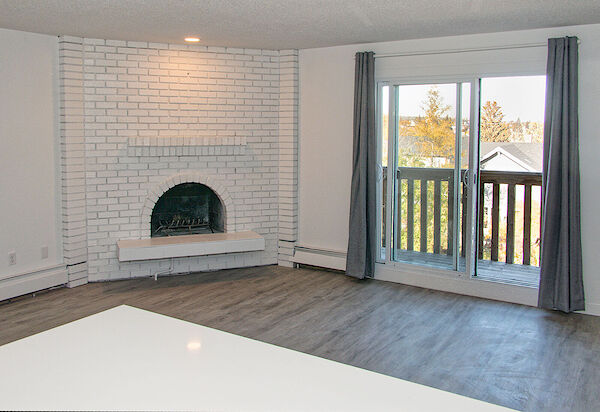 Calgary 3 bedrooms Condo Unit for rent. Property photo: 503912-2