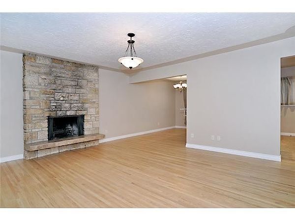 Calgary 5 + Den bedrooms House for rent. Property photo: 504354-3