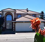 LAKE VIEW WITH  3 LARGE WINDOWS !!!!