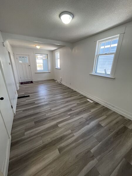 Calgary 2 bedrooms Main Floor for rent. Property photo: 505595-2