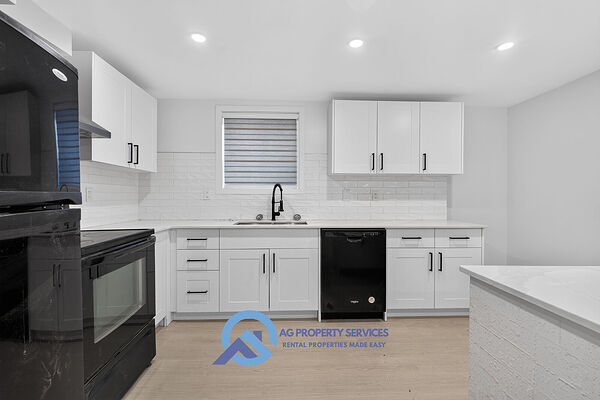 NEWLY RENOVATED 2BED+DEN-1BATH LEGAL BASEMENT SUITE FOR RENT IN GLENGARRY