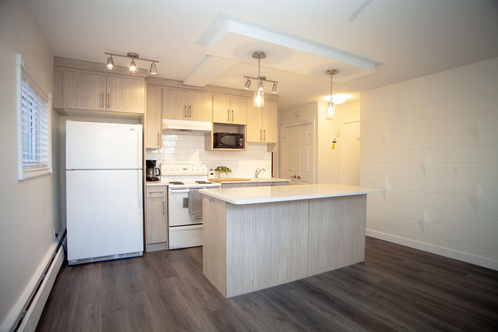 Calgary 1 bedroom Apartment for rent. Property photo: 506647-1