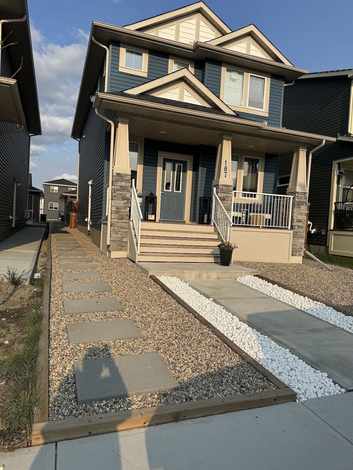 Calgary 3 + Den bedrooms House for rent. Property photo: 506659-1