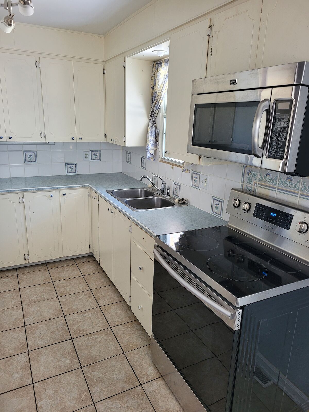 Calgary 2 bedrooms Main Floor for rent. Property photo: 507753-1