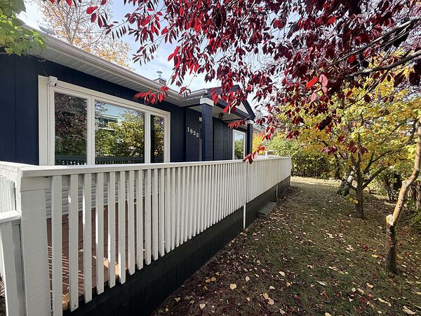 Renovated 2 Bedroom Main Floor Bungalow in Sunalta - Utilities Included