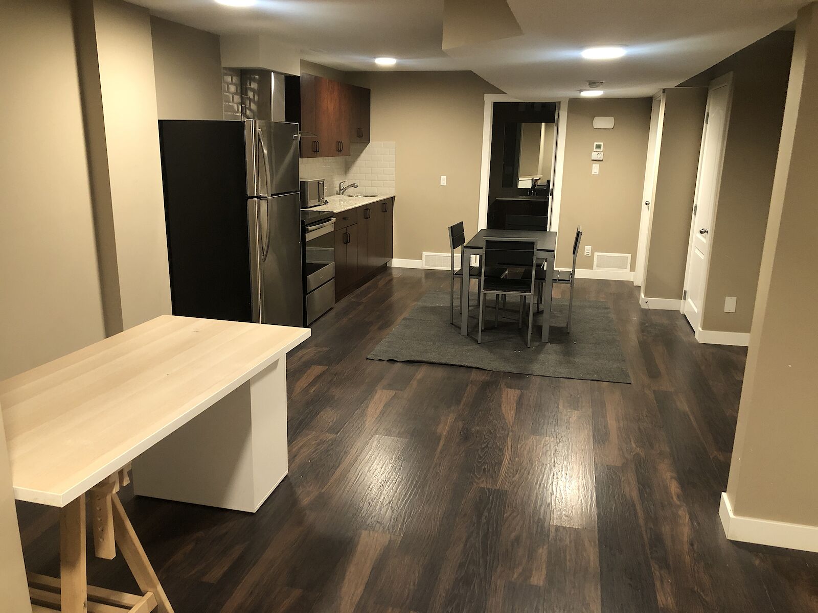 Calgary studio Basement for rent. Property photo: 509020-1