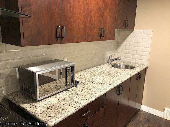 Calgary studio Basement for rent. Property photo: 509020-3