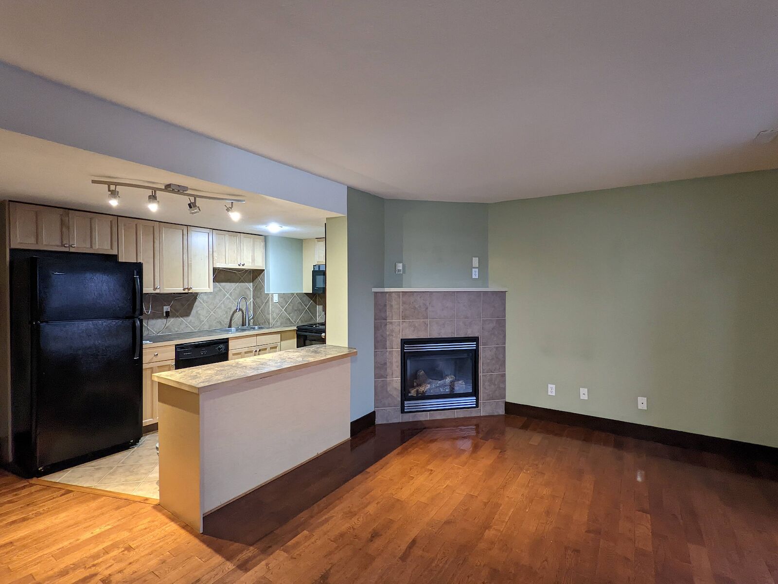 Calgary 2 bedrooms Townhouse for rent. Property photo: 509995-1