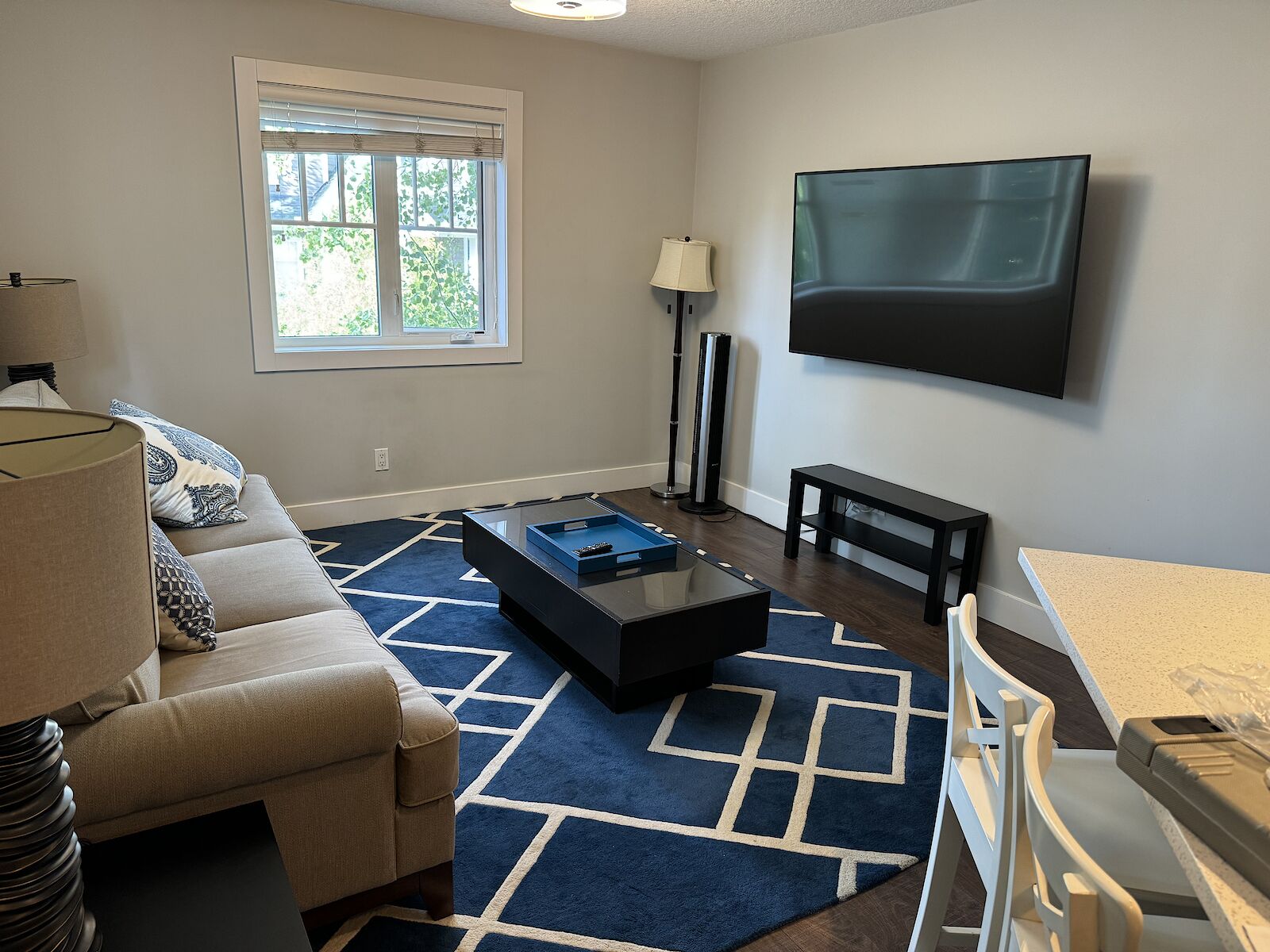 Calgary 1 bedroom Garage Suite for rent. Property photo: 510795-1