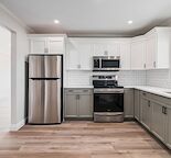 Elegant Inner City 2 Bedroom + 1 Bath Main Floor Suite