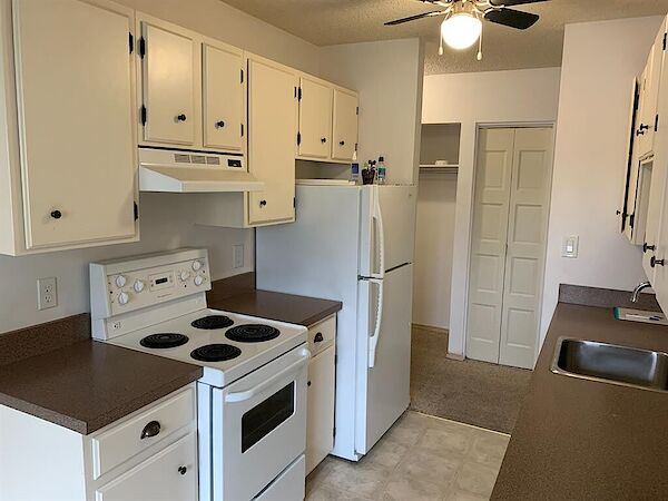 Calgary 2 bedrooms Condo Unit for rent. Property photo: 511836-2
