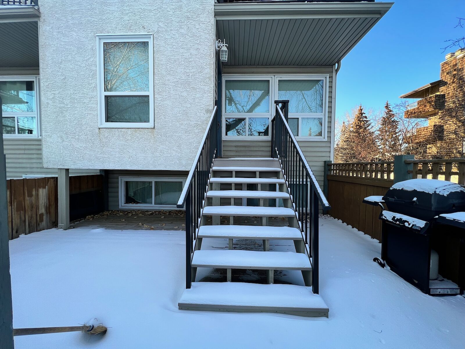 Calgary 3 bedrooms Apartment for rent. Property photo: 512108-1