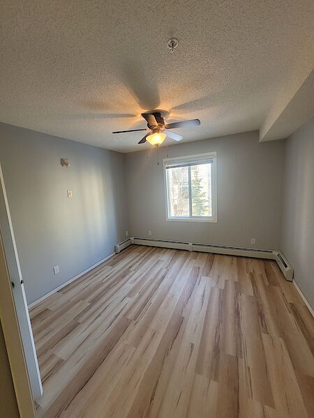 Airdrie 2 bedrooms Apartment for rent. Property photo: 512144-3