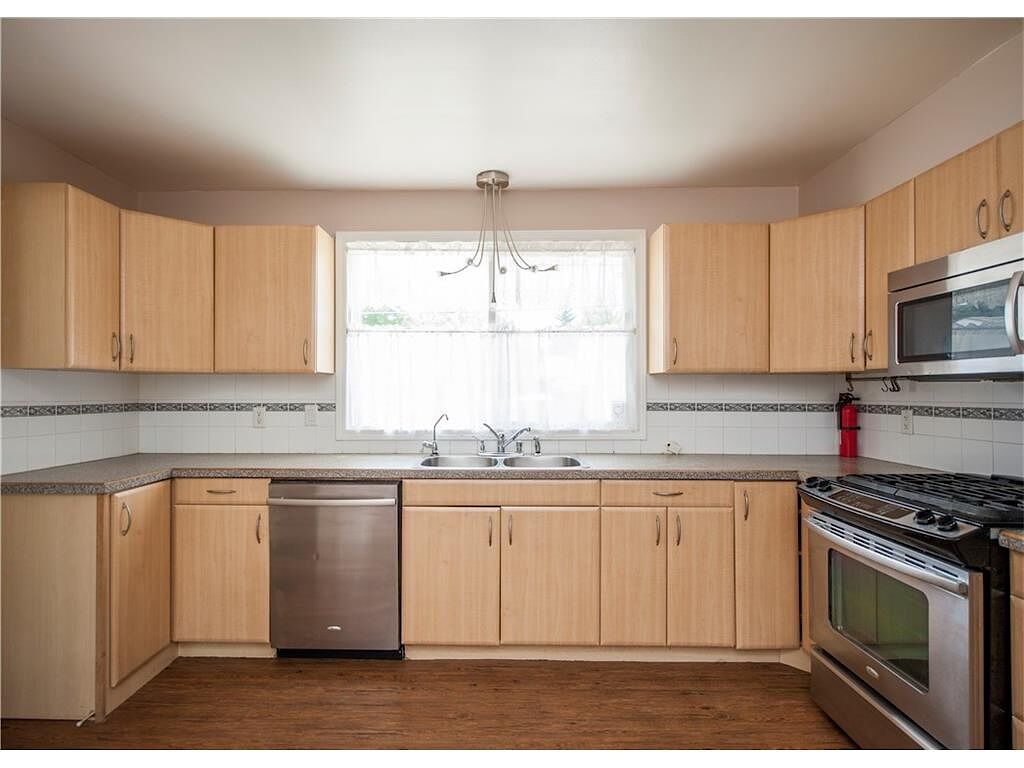 Calgary 1 bedroom Room For Rent for rent. Property photo: 512275-1