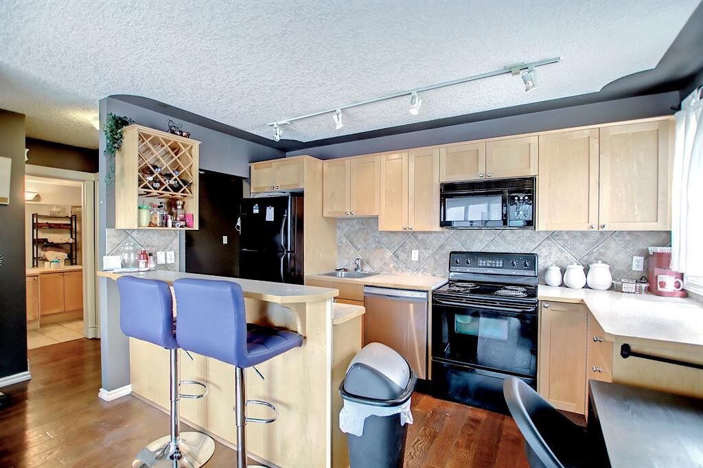 Calgary 1 bedroom Condo Unit for rent. Property photo: 512423-1