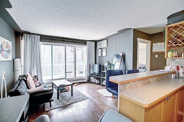 Calgary 1 bedroom Condo Unit for rent. Property photo: 512423-2