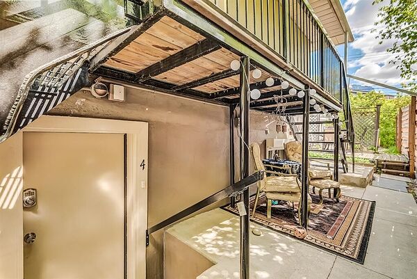 Calgary 3 bedrooms Duplex for rent. Property photo: 513672-2