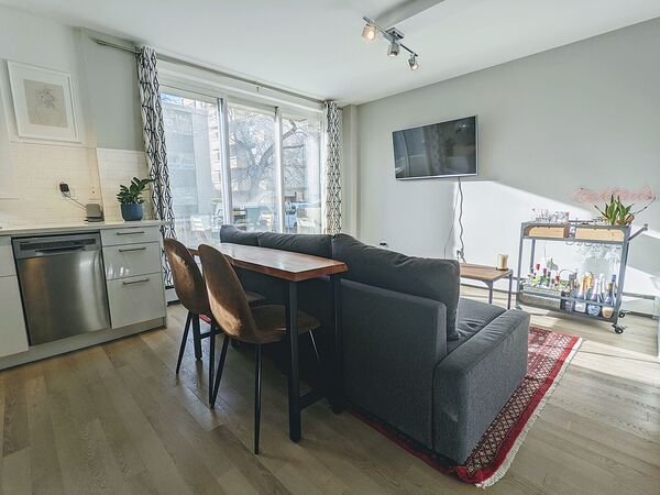 Calgary 1 bedroom Condo Unit for rent. Property photo: 514346-3