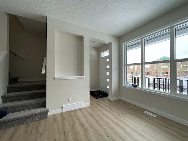 Calgary 3 bedrooms Townhouse for rent. Property photo: 515108-2