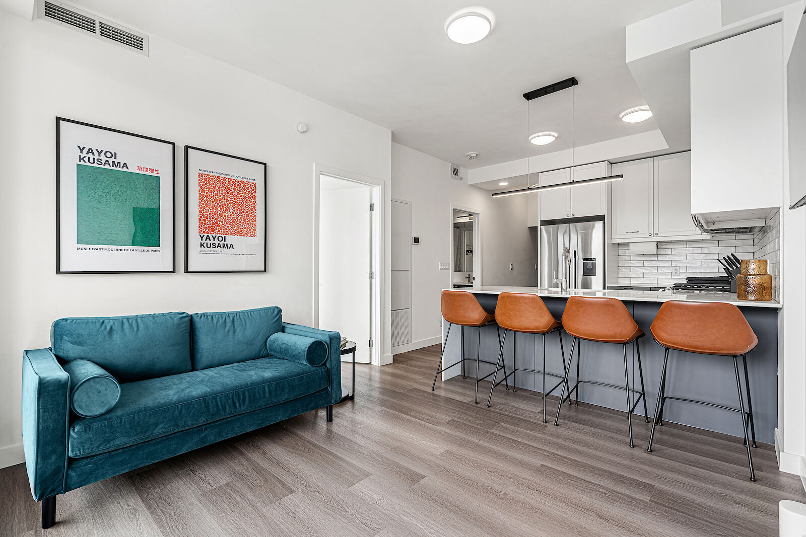 Calgary 2 bedrooms Condo Unit for rent. Property photo: 515561-1