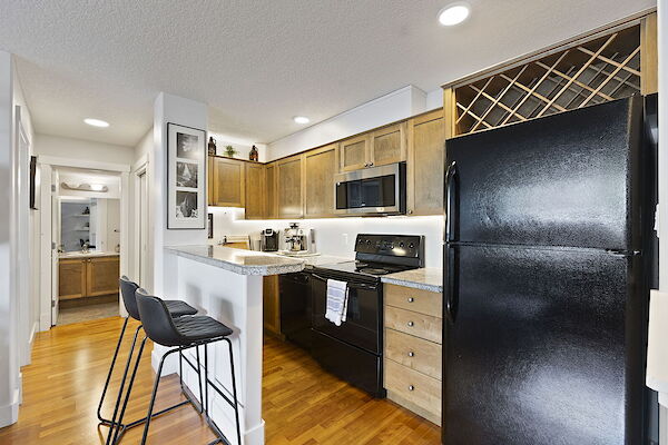 Calgary 1 bedroom Condo Unit for rent. Property photo: 516321-3