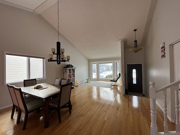 Calgary 3 + Den bedrooms House for rent. Property photo: 516578-2