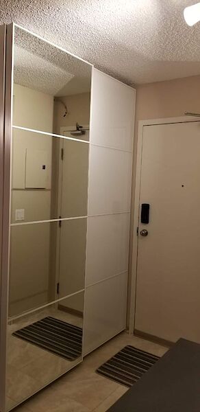 Calgary studio Condo Unit for rent. Property photo: 516807-2