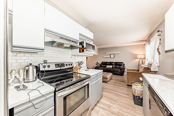 Calgary 2 bedrooms Condo Unit for rent. Property photo: 517898-3