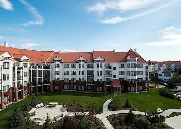 Calgary 2 bedrooms Condo Unit for rent. Property photo: 518457-2