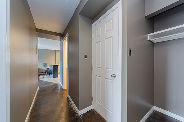 Calgary 1 bedroom Condo Unit for rent. Property photo: 518503-2
