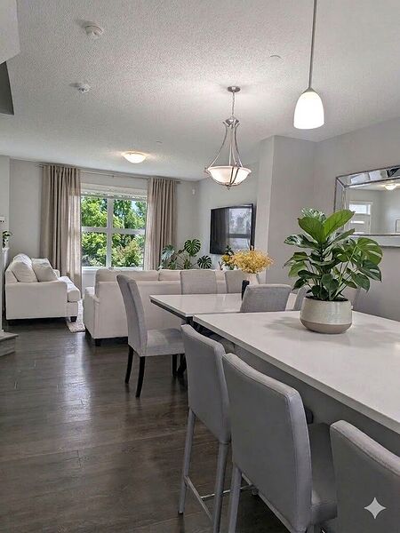 Calgary 4 bedrooms Townhouse for rent. Property photo: 518509-3