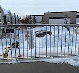 Beautiful, well maintained 2 bed, 2 bath condo with heated underground parking