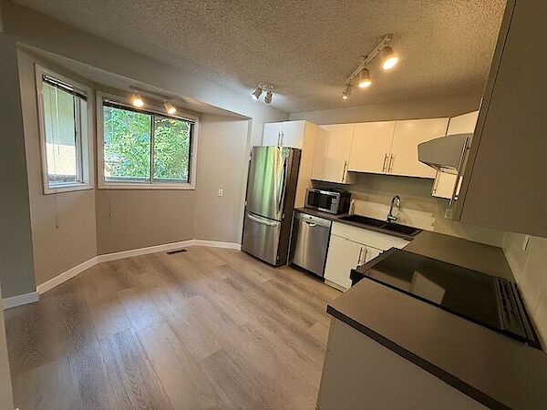 Calgary 3 bedrooms Townhouse for rent. Property photo: 51923-3