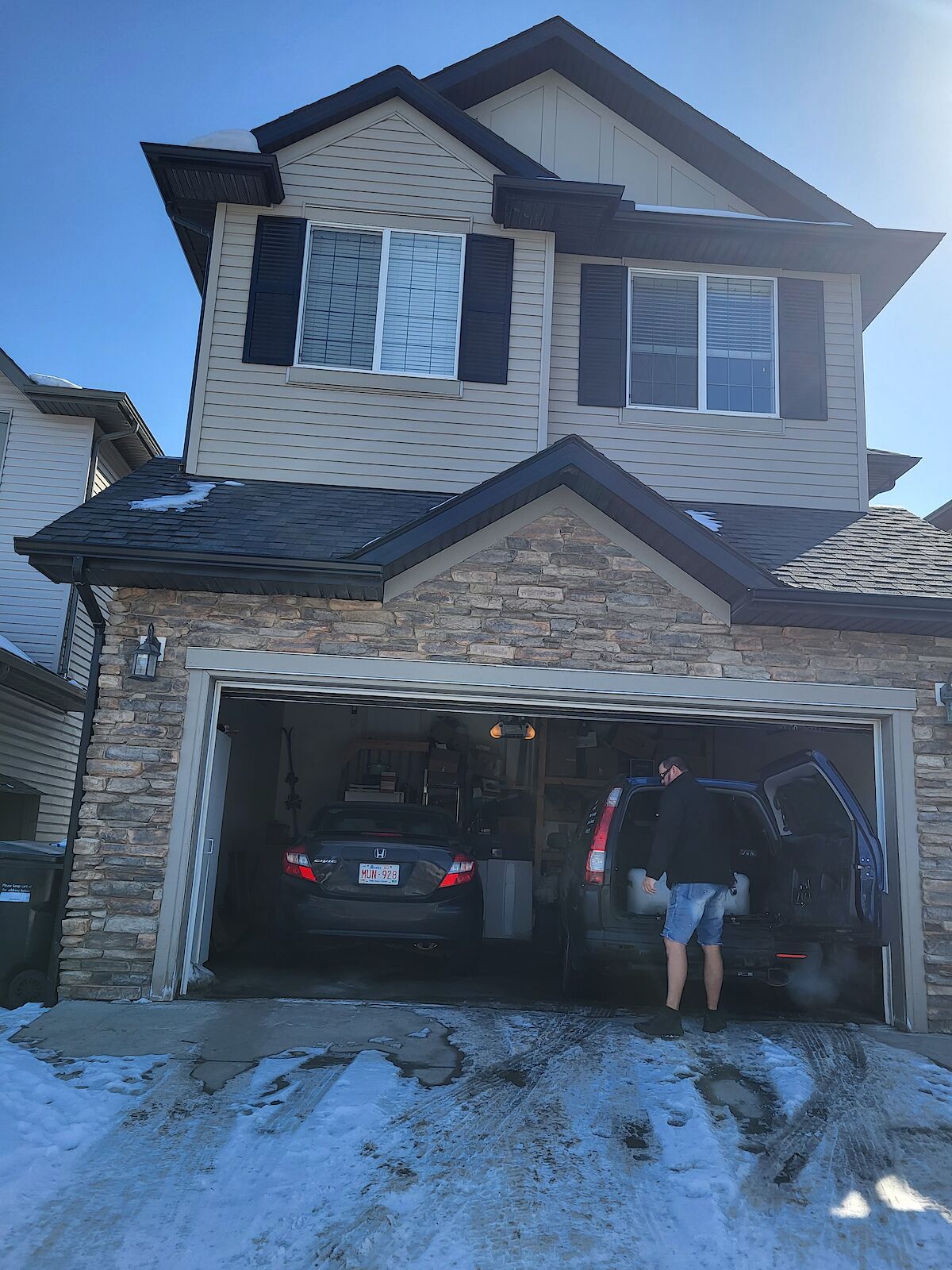 Calgary 3 + Den bedrooms Room For Rent for rent. Property photo: 519368-1