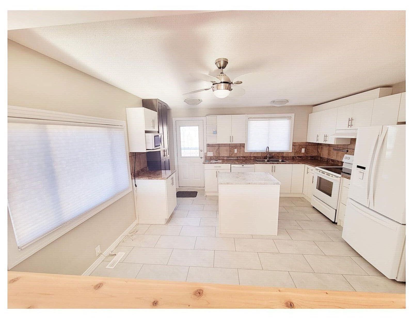 Edmonton 2 bedrooms Main Floor for rent. Property photo: 519491-1