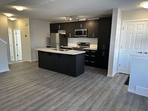 Calgary 3 bedrooms Townhouse for rent. Property photo: 519492-2